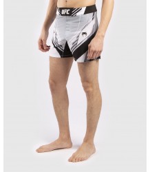 UFC Venum MMA Trainingsshorts Pro Line Herren Shorts Weiß